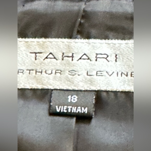 TAHARI Arthur S Leavine NWT Black Blaze and Skirt Suit Set Size 18 - Picture 5 of 6